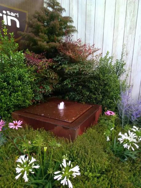 Table d'eau Corten